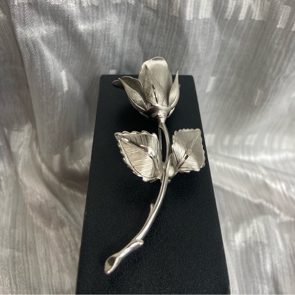 Signed Giovanni “Long stem” Rose brooch